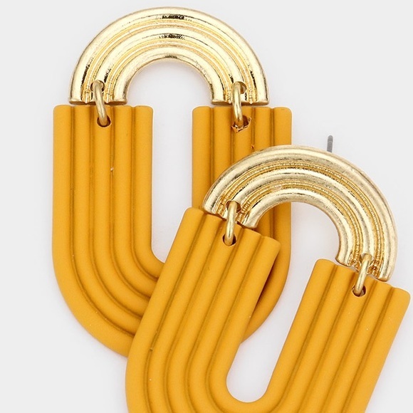 Mustard yellow oval shaped earrings - Picture 2 of 4